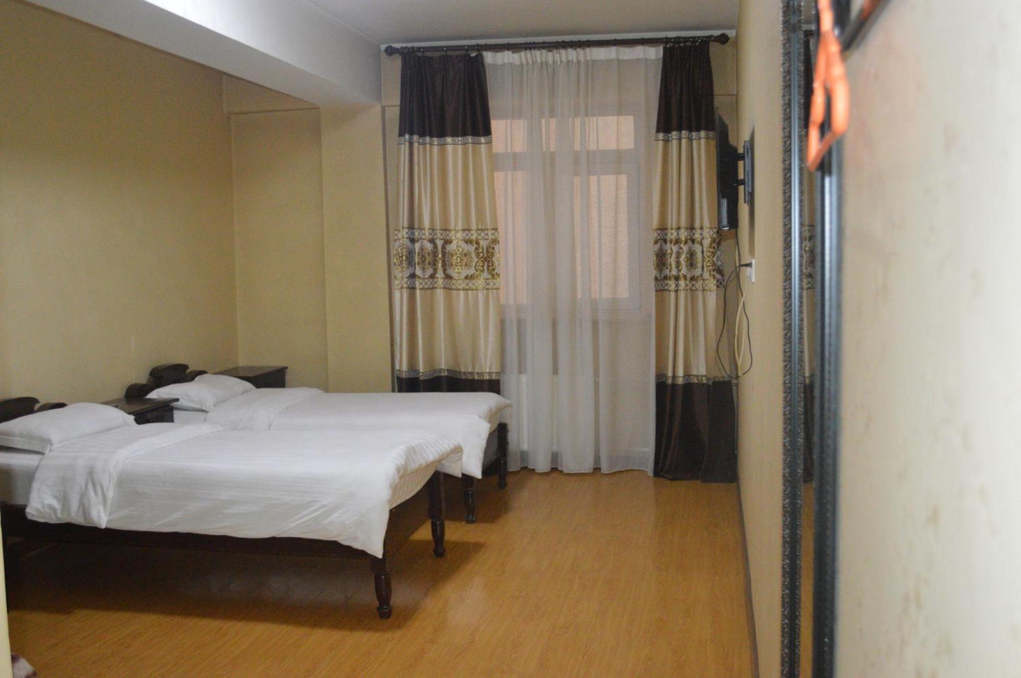 Land Hotel อูลานบาตอร์ ภายนอก รูปภาพ